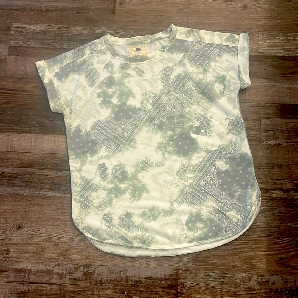 Cupio Tee
